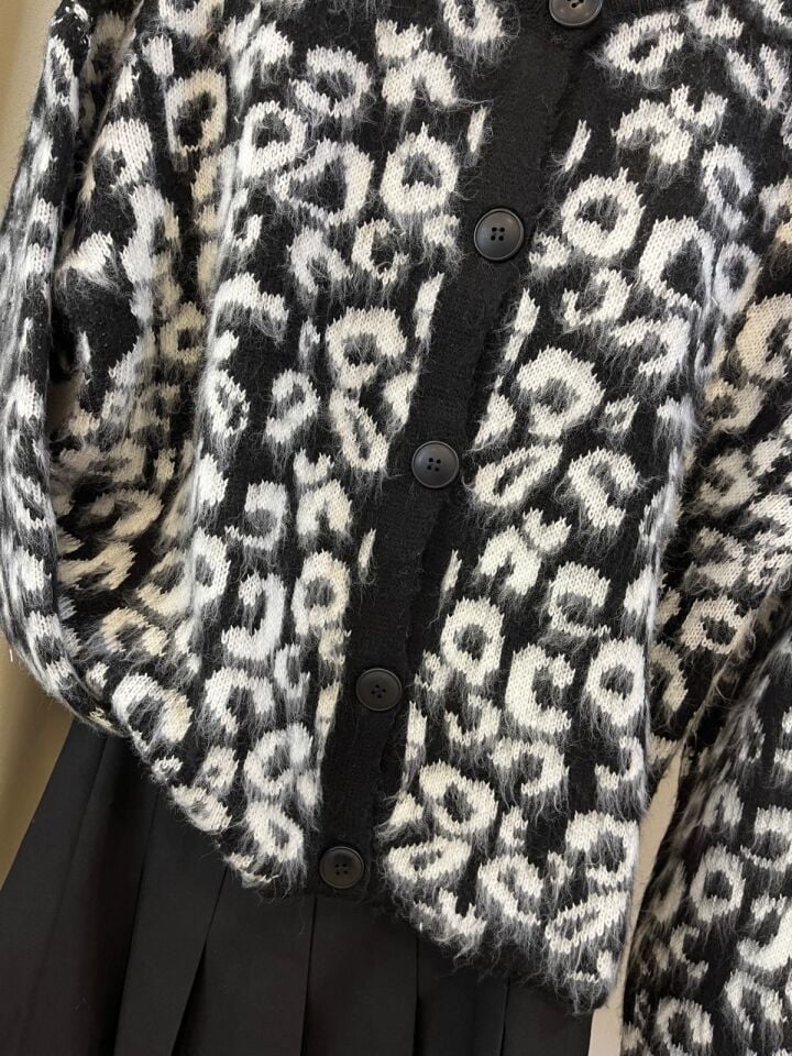 Siyah Beyaz Kadın Leopar Hırka STD