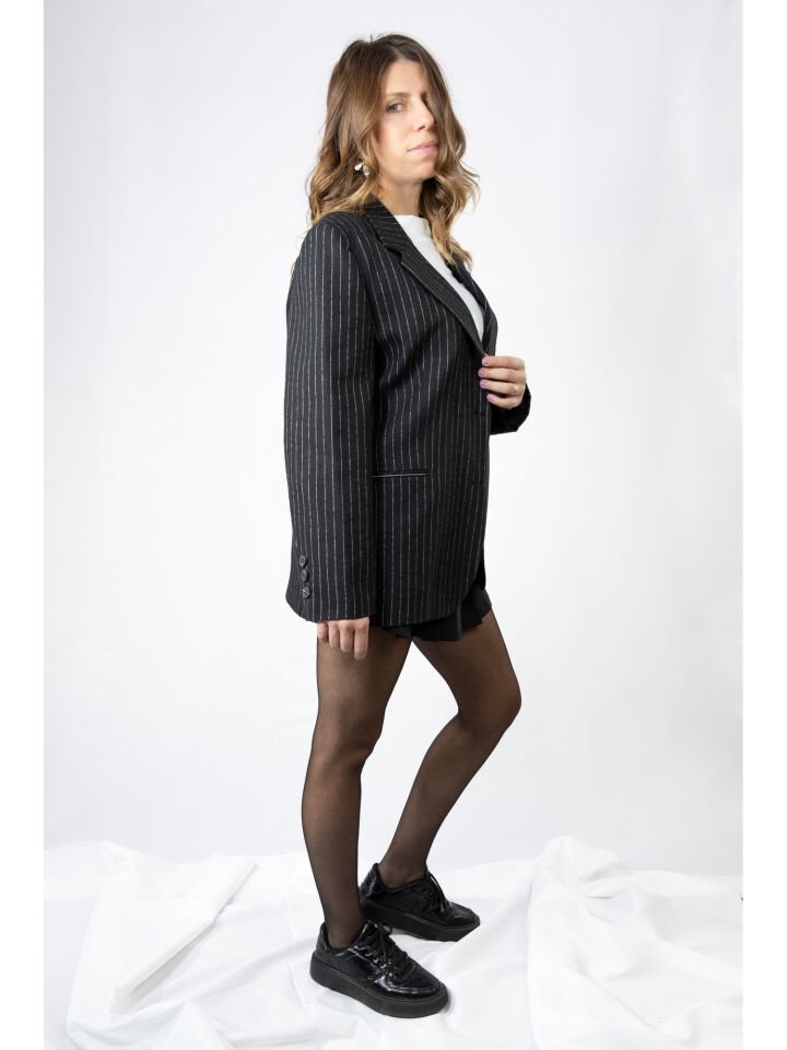 Beyaz Çizgili Detaylı Siyah Kaşe Kadın Blazer STD