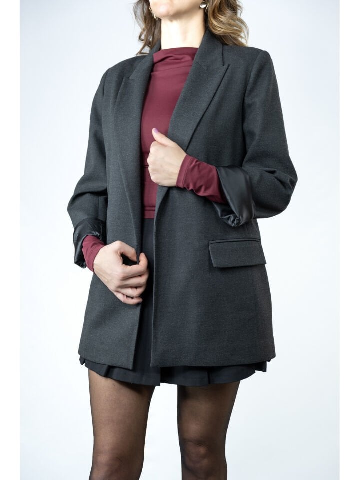 Kol Kıvırma Detaylı Gri Kadın Blazer Ceket