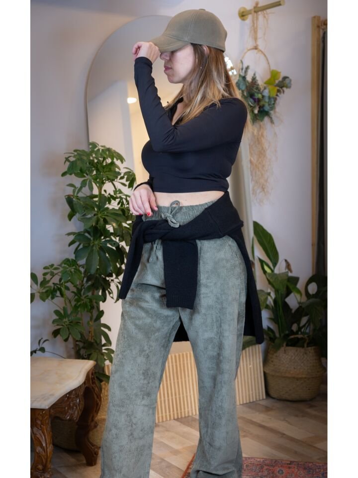 Yarım Fermuarlı Parmak Detay Siyah Crop
