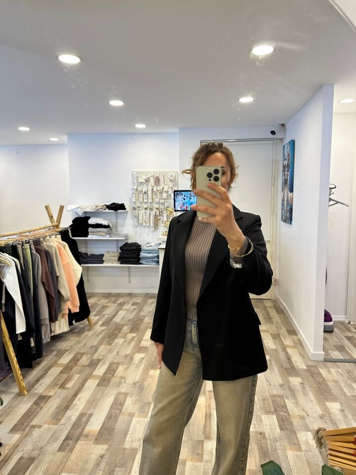 Kol Kıvırma Detay Tek Düğme Siyah Kadın Blazer Ceket