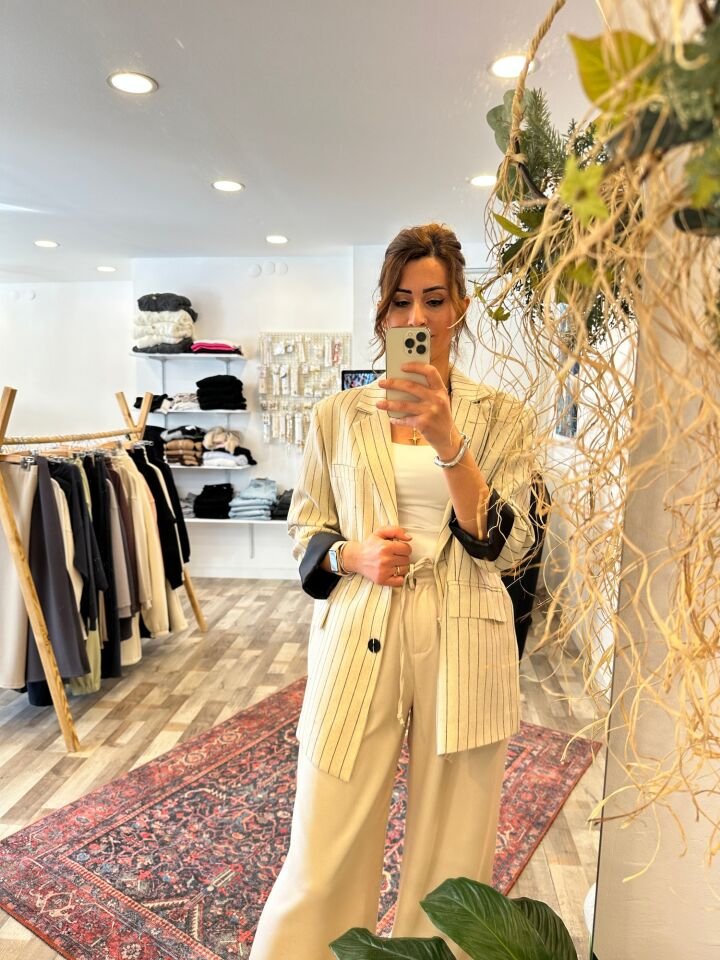Siyah Çizgi Detaylı Oversize Ekru Kadın Blazer STD