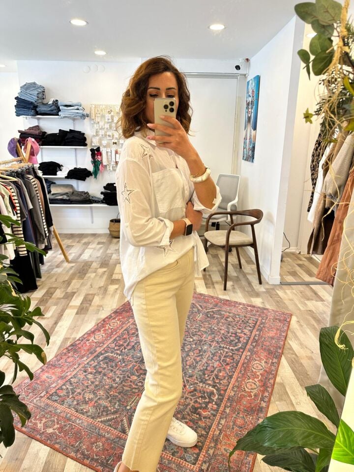 Delikişi Yıldızlı Beyaz Kadın Gömlek